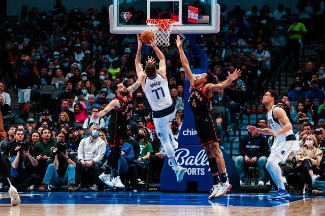 福建队力克四川队，东契奇带队取胜