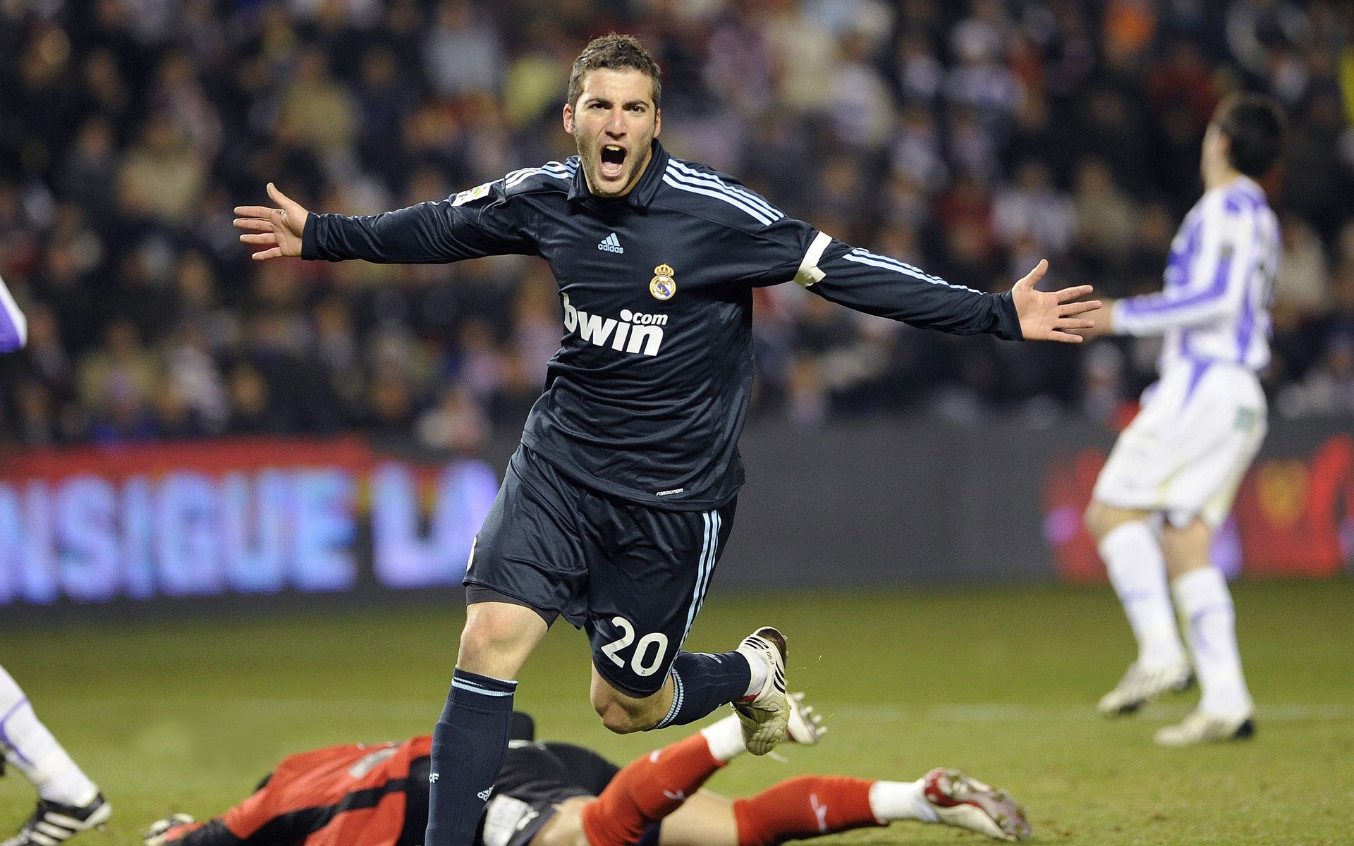 最后一秒的逆转，当戈贝尔的怒吼刺穿金州的喧嚣