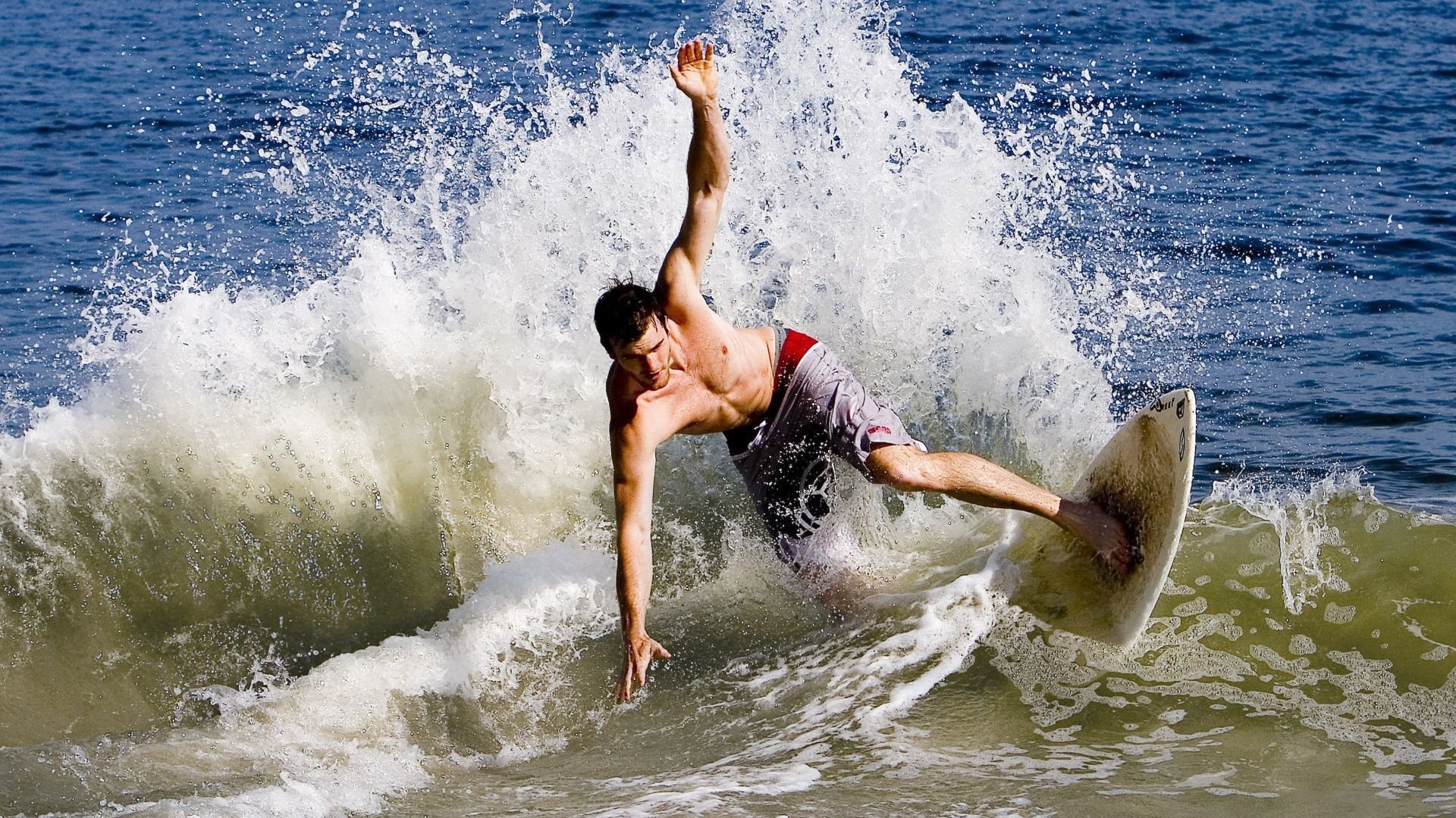 范弗利特荣膺满分指挥官，太阳用窒息防守送上双重惊喜